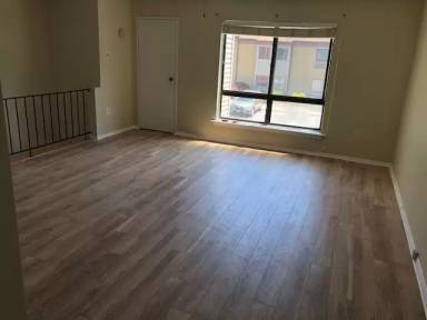 Main picture of 232 James Ct