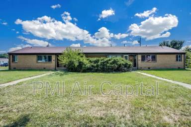 Main picture of 634 S Woodlawn Blvd