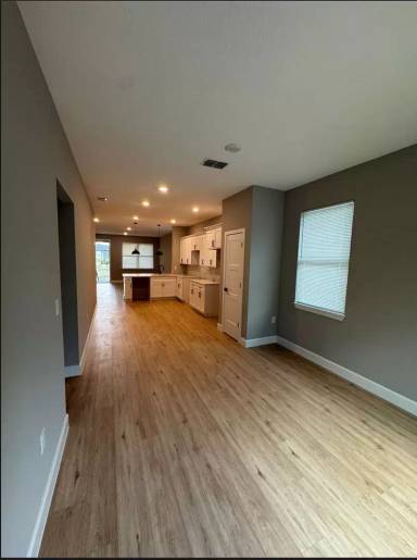 Main picture of 125 N Hudson St