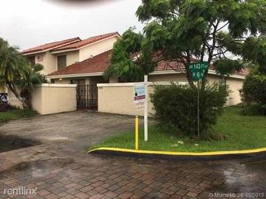 Main picture of 4526 SW 143rd Ct W
