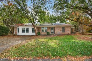 Main picture of 218 Kansas St