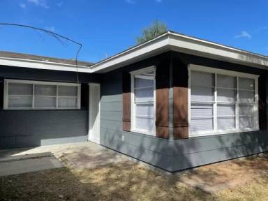 Main picture of 504 Crepe Myrtle Ave