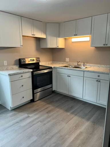 Main picture of 15 Hemlock St
