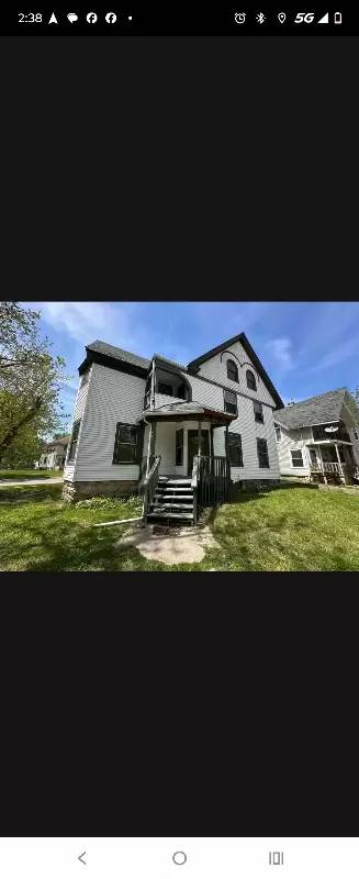 Main picture of 541 Woodlawn Ave