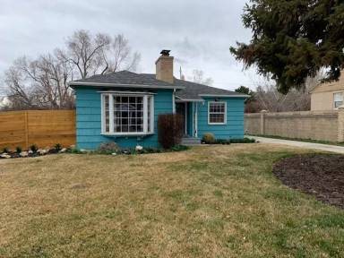 Main picture of 1221 E Crandall Ave
