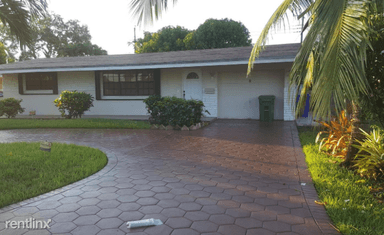 Main picture of 8730 NW 10th St