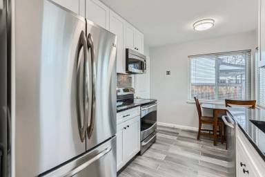 Main picture of 1250 E Amherst Ave