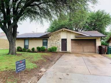 Main picture of 3441 N Ave