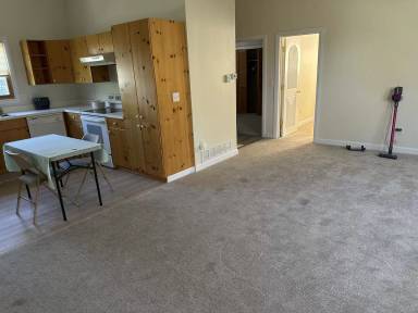 Main picture of 1381 Washburn St