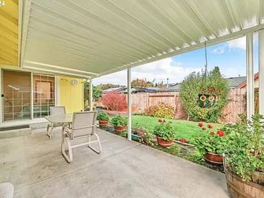 Main picture of 2082 Clark Ave