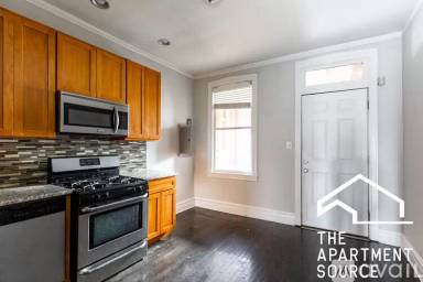 Main picture of 1530 N Greenview Ave