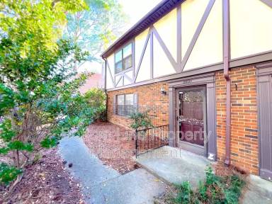 Main picture of 8821 Hunter Ridge Dr