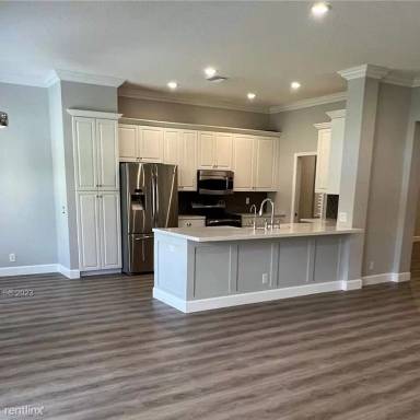 Main picture of 4118 Laurel Ridge Cir