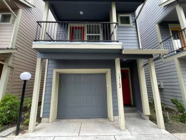 Main picture of 13162 NE Glisan St