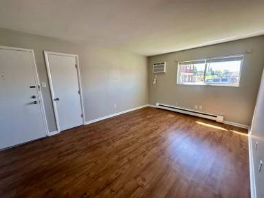 Main picture of 1616 N Main St