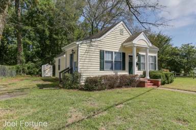 Main picture of 955 Poquoson Ave
