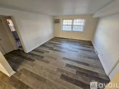 Main picture of 5020 Forest Park Pl