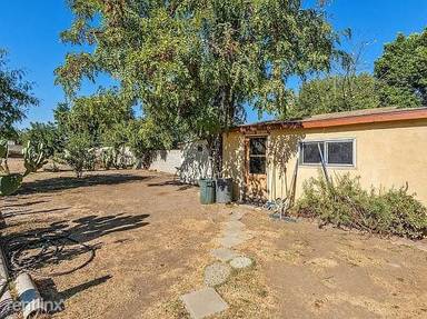 Main picture of 447 S 4th Ave