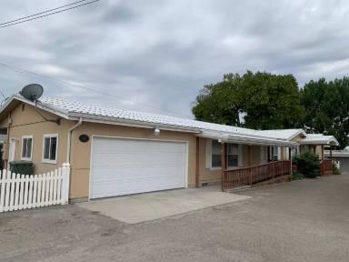 Main picture of 482 SE 1st Ave