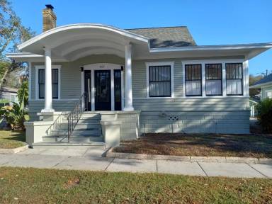 Main picture of 865 13th Ave N