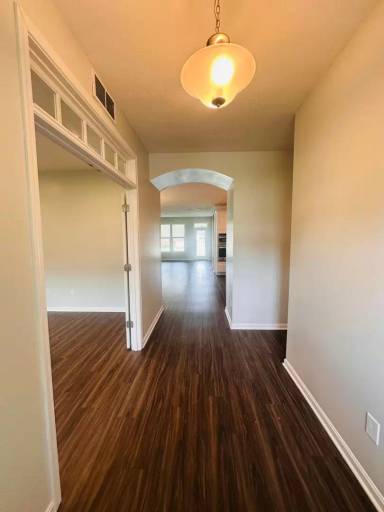 Main picture of 546 Williamsburg Dr