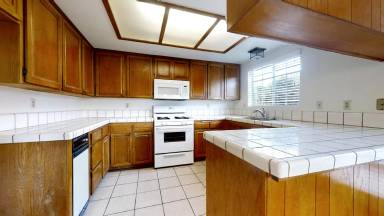 Main picture of 14729 Condon Ave