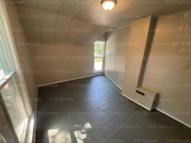 Main picture of 430 W 5th St