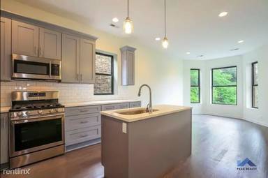 Main picture of 2852 W Shakespeare Ave
