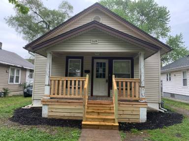 Main picture of 2119 Clay St