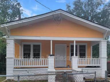 Main picture of 423 Broward St