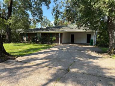 Main picture of 16 Willow Dr