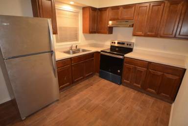 Main picture of 712 S Varr Ave