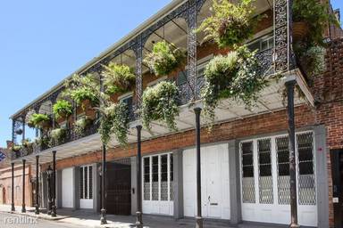Main picture of 921 Chartres St