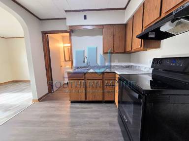 Main picture of 198 College Street - 5