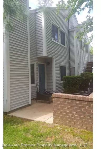 Main picture of 305 Madeline Ct