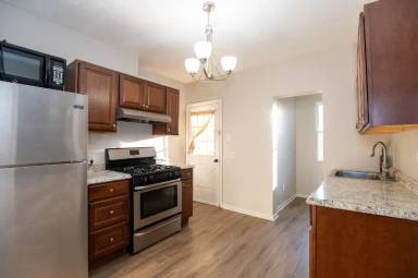 Main picture of 1600 Rutherford Ave