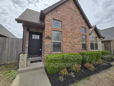 Main picture of 3203 SW Riverstone Ave