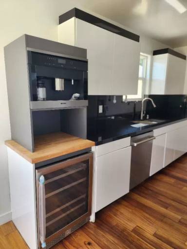 Main picture of 10884 National Blvd