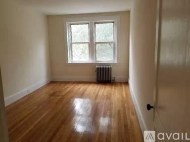 Main picture of 241 Freeman St