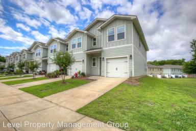 Main picture of Villas at St. Charles