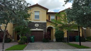 Main picture of 8647 NW 113th Ct