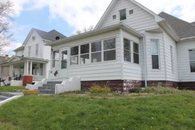 Main picture of 307 W Broadway Blvd