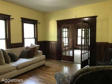 Main picture of 613 N 9th St