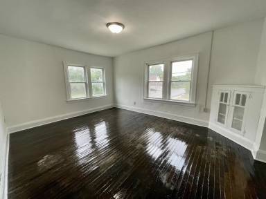 Main picture of 815 Johnston St