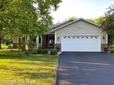 Main picture of 740 Woodridge Dr S