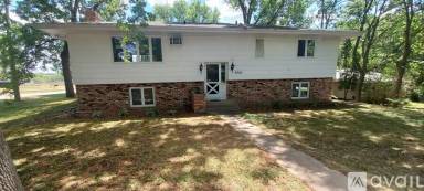 Main picture of 5920 Tower St