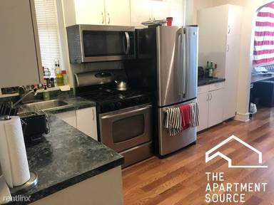 Main picture of 822 W Roscoe St