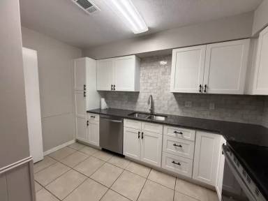 Main picture of 2018 Auburn Dr
