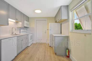 Main picture of 3069 Woodside Ave