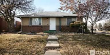Main picture of 301 S Leyden St